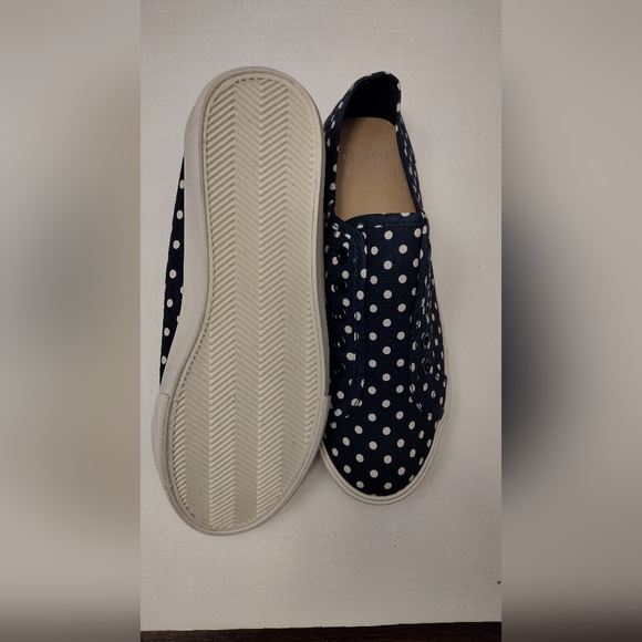 Crown and Ivy sneakers sz 6.5 NWOB - Picture 4 of 7